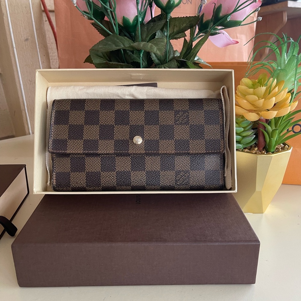 louis vuitton damier trifold long wallet